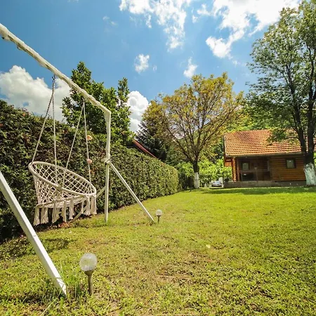 Eden Dobrenica בית נופש *