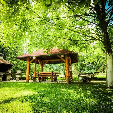 בית נופש Eden Dobrenica